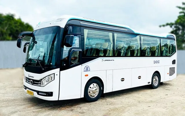Car Rental with Driver in Ho Chi Minh Car Rental with Driver in Ho Chi Minh