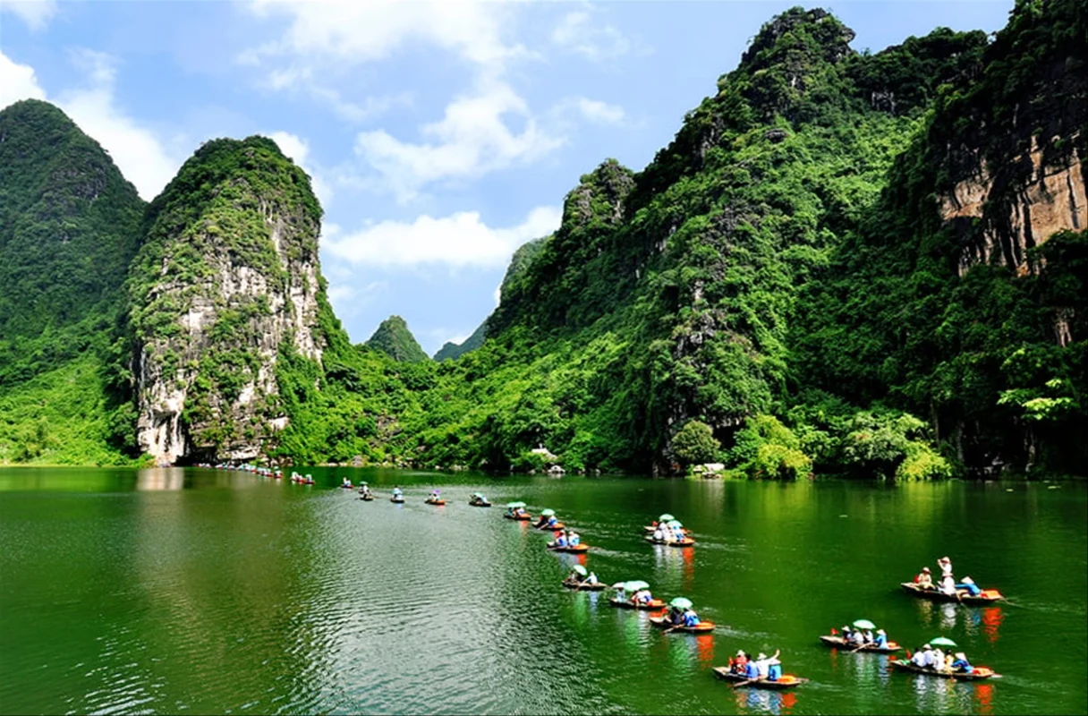 Trang An Ninh Binh Tour