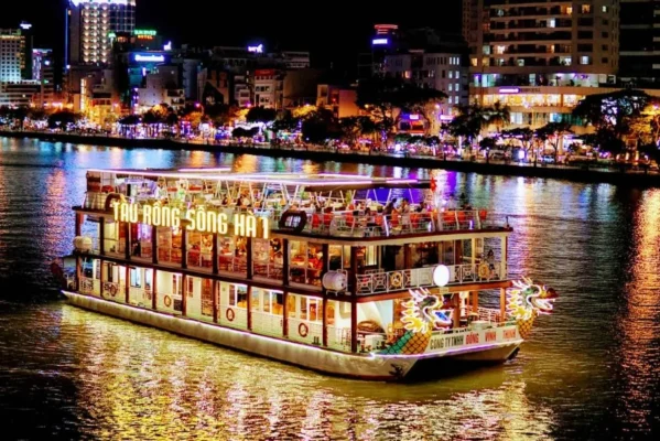 Han River Cruise Tour Danang: Experience the Beauty of the River at Night