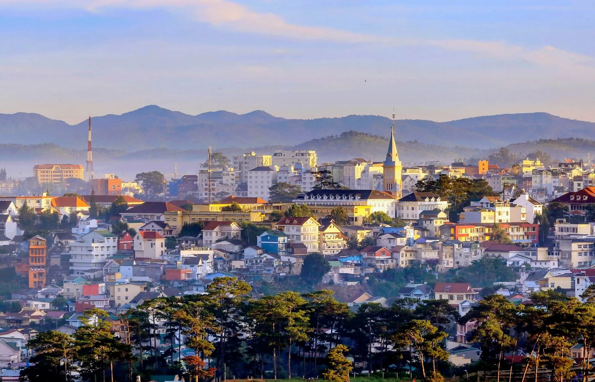 Exciting Hiking Tour from Da Lat to Mui Ne