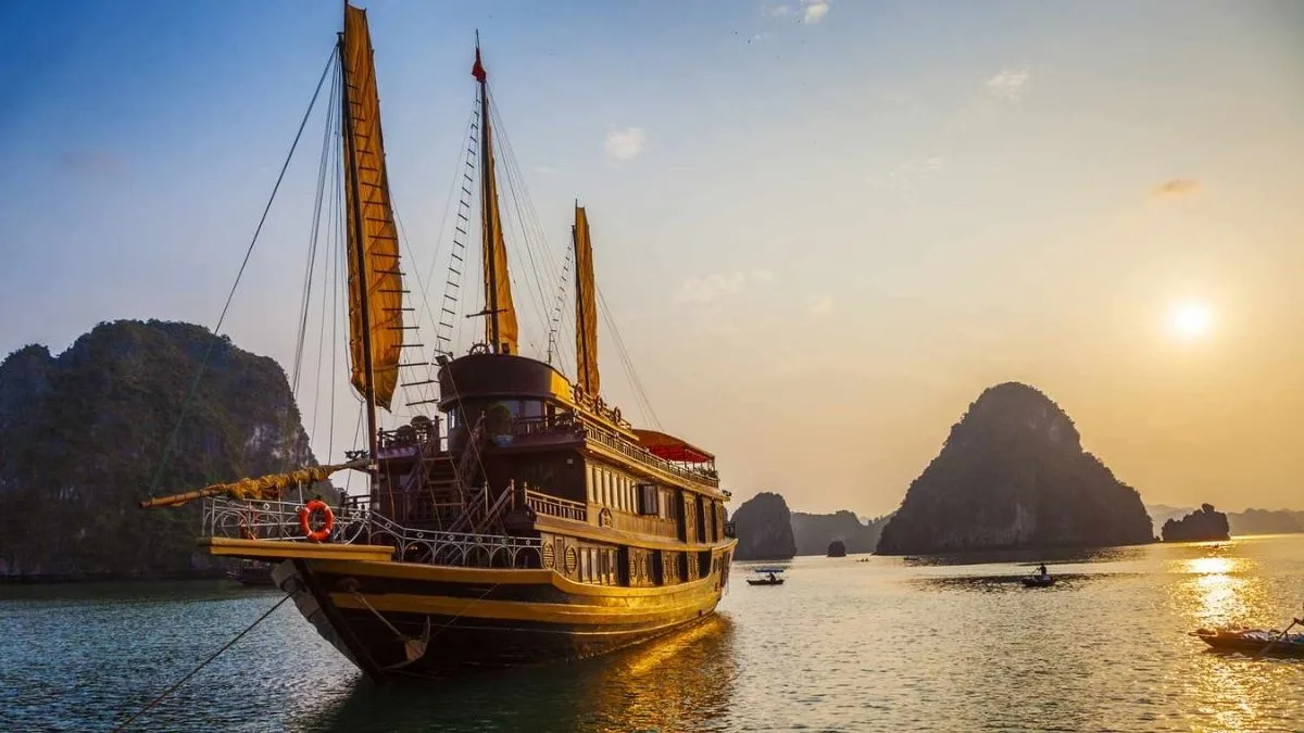 Experience Halong Bay Luxury Day Tour