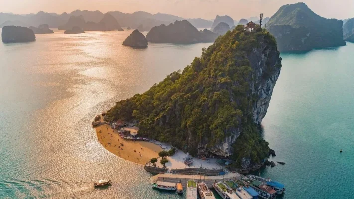 Luksus Dagstur Halong Bay fra Hanoi