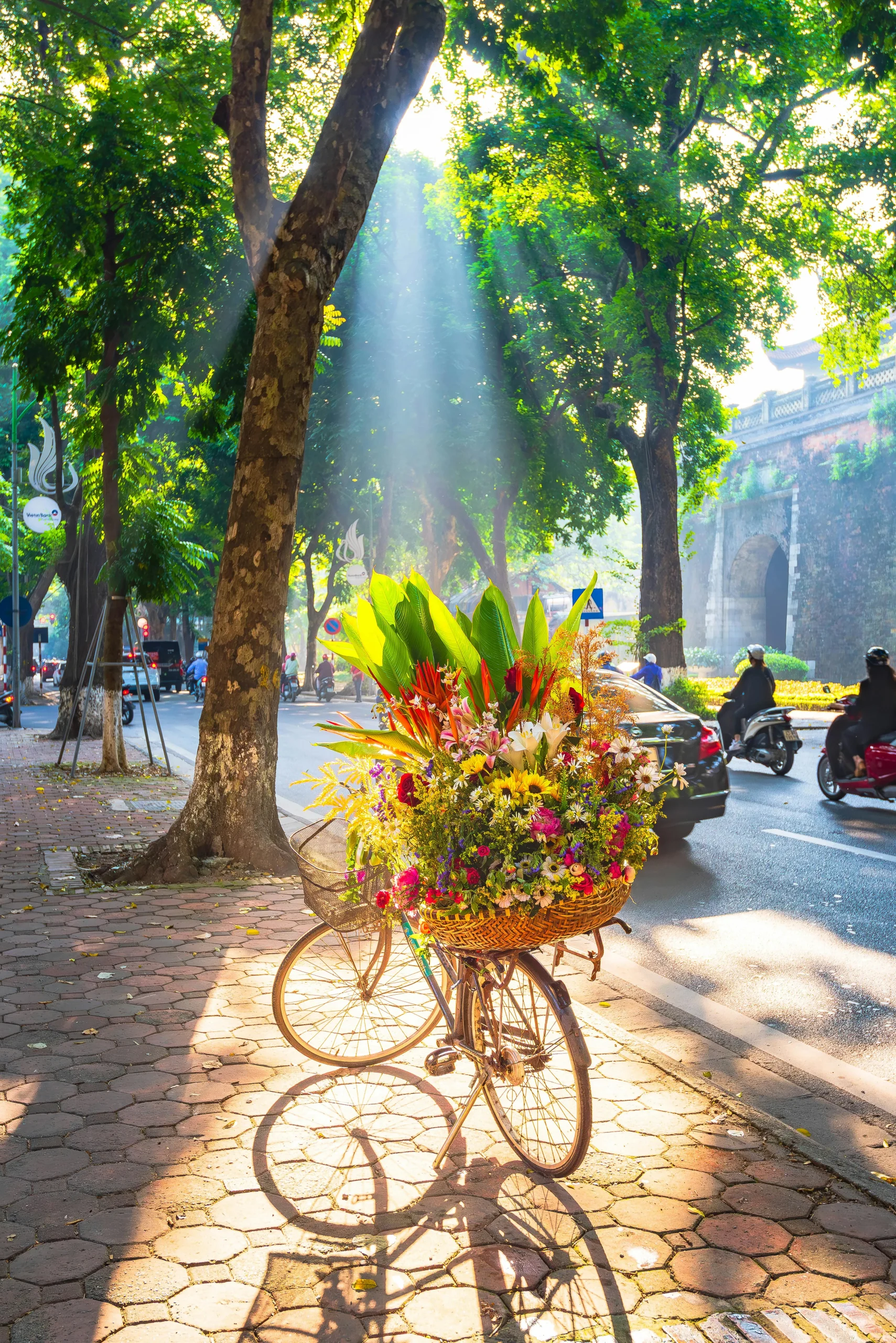 Explore Hanoi: Unique Tuk-tuk Tour Experience