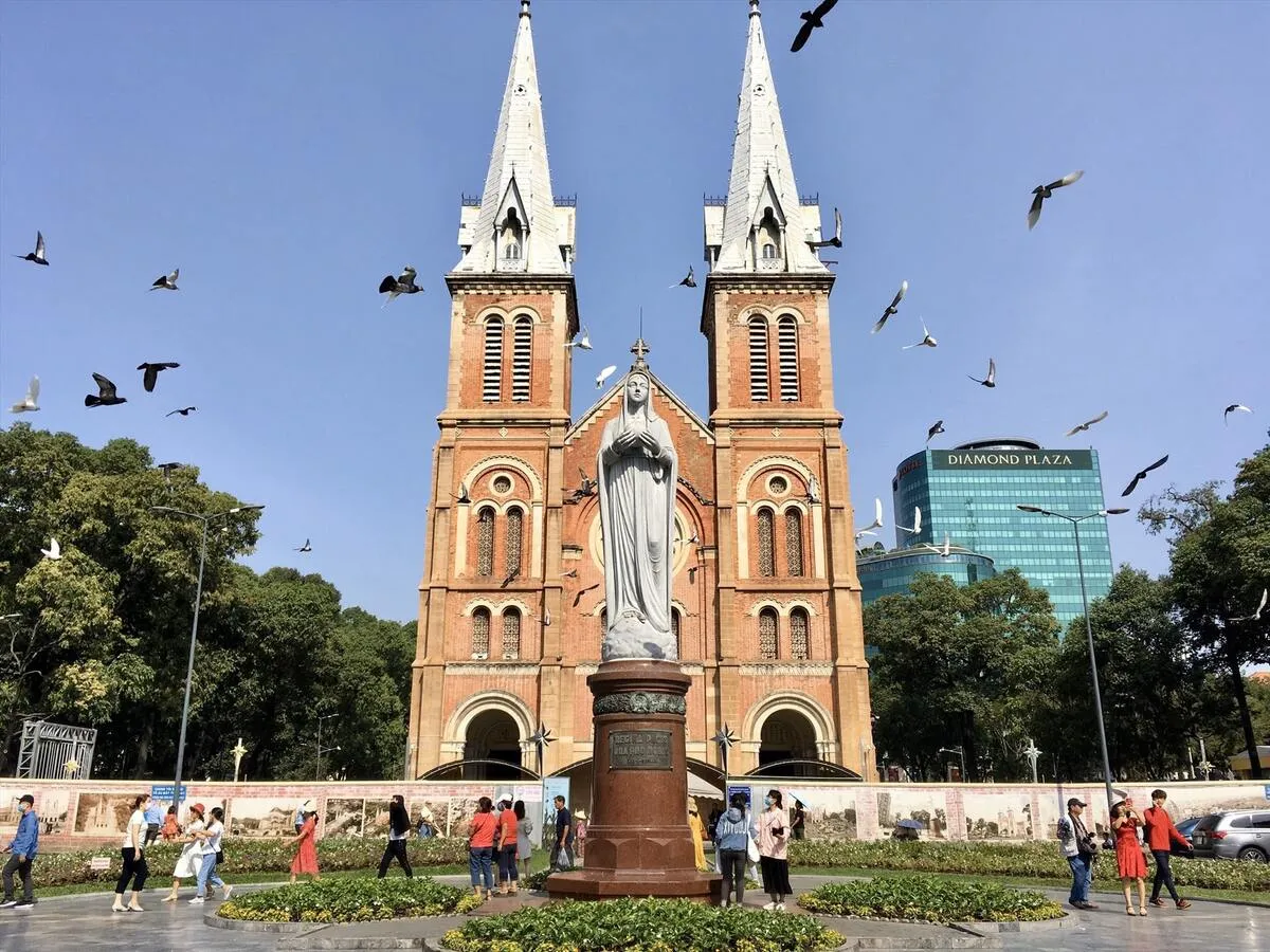 Explore Ho Chi Minh City Night Tour by Jeep