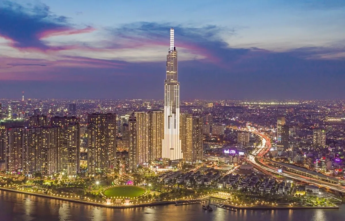 Best Saigon Rooftop Bars: Sunset Drinks