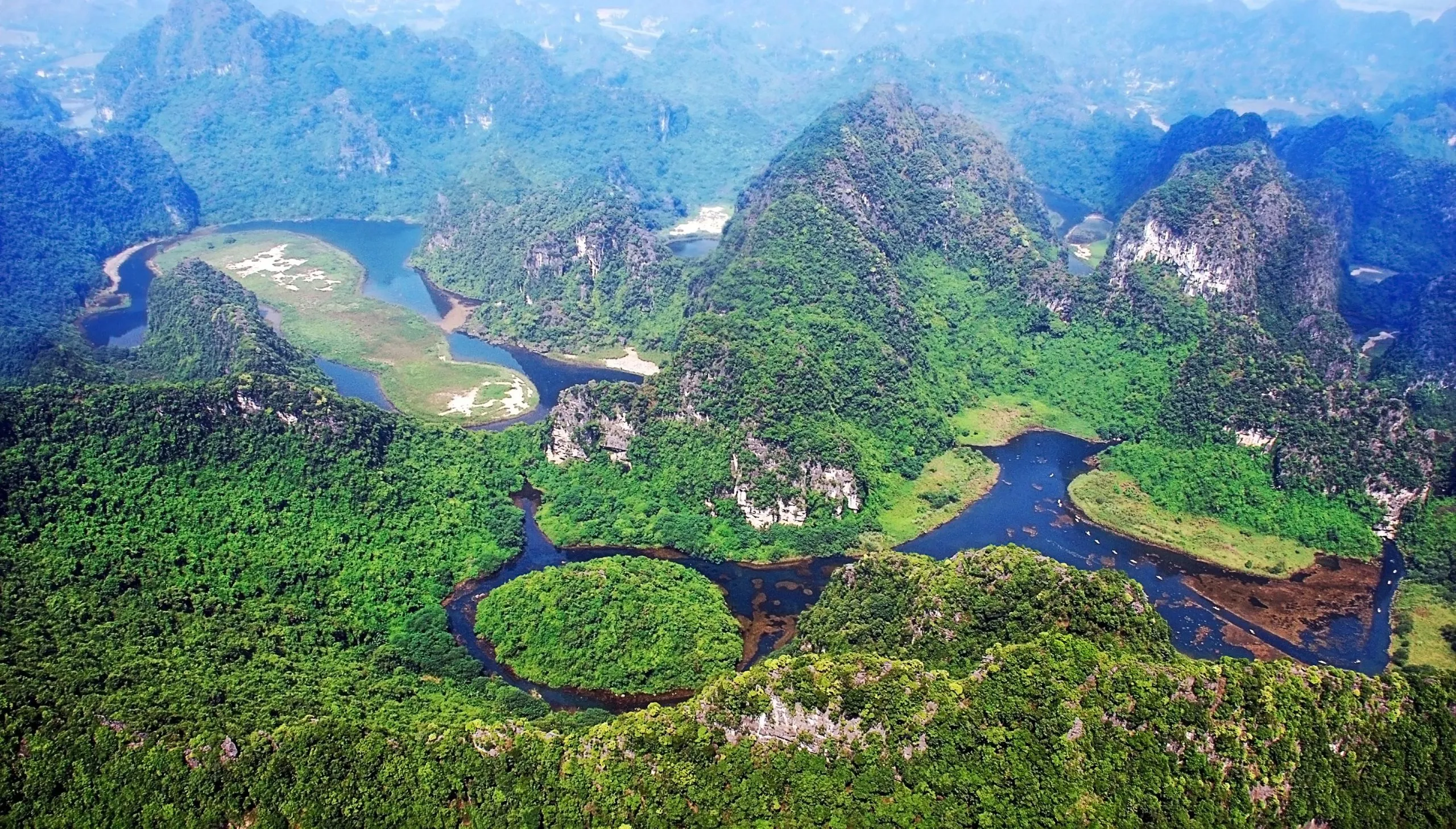 vietnamtour Turister på dagstur ninh binh opplever lokal kultur i tradisjonell landsby