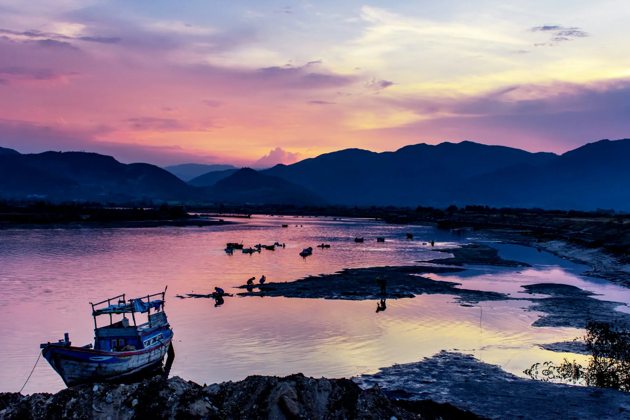 Explore Nha Trang: Private Tours for Canada Travelers